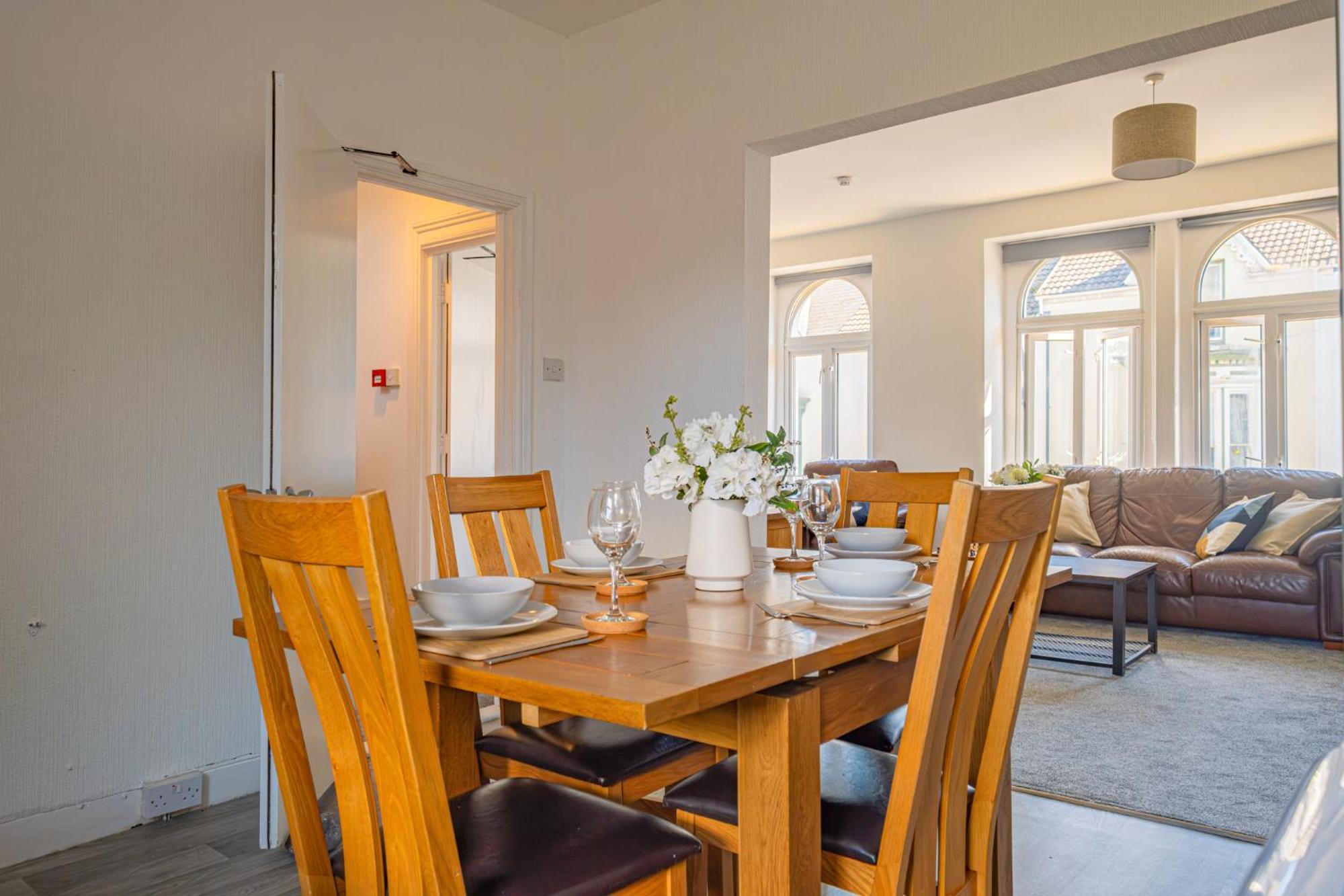 Castleview Coastal Comfort With 2 Parking Spaces Oystermouth Extérieur photo