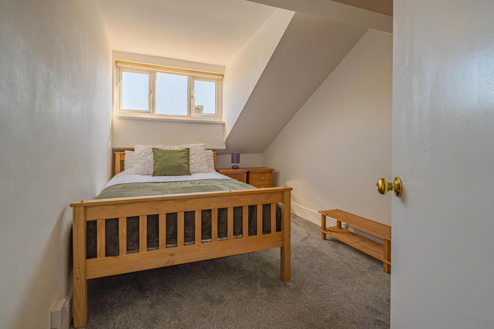 Castleview Coastal Comfort With 2 Parking Spaces Oystermouth Extérieur photo
