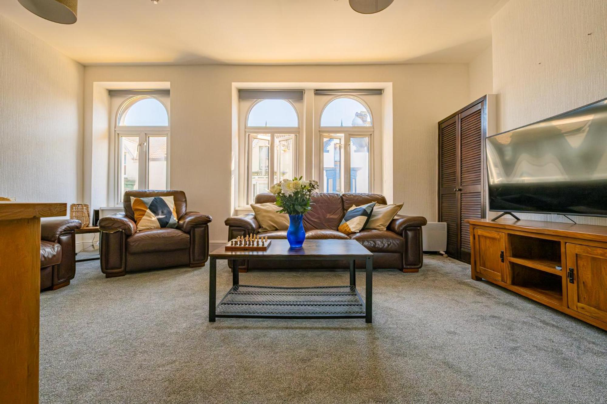 Castleview Coastal Comfort With 2 Parking Spaces Oystermouth Extérieur photo